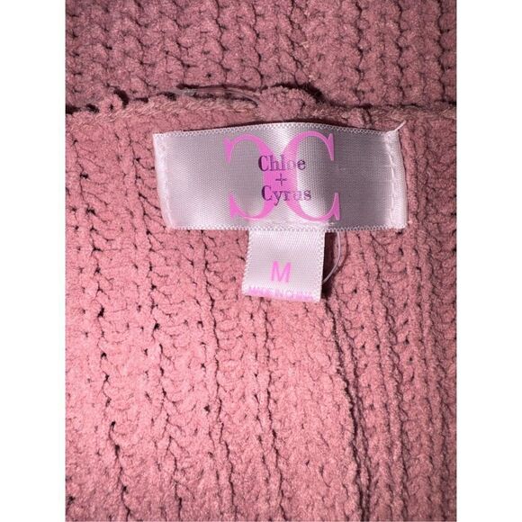 Chloe + Cyrus Tania V-neck Cropped Sweater - Picture 6 of 7